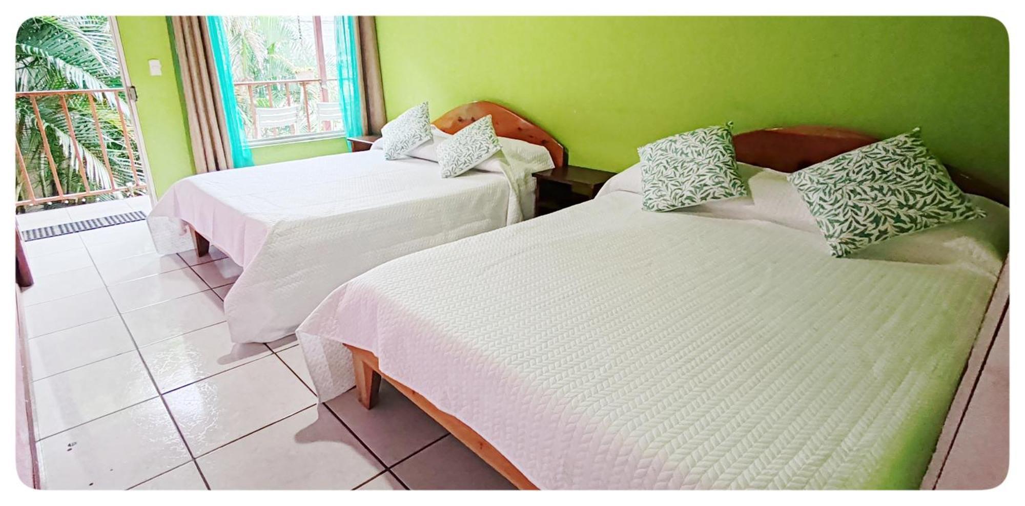 Hotel & Hostel Sloth Backpackers Monteverde ภายนอก รูปภาพ
