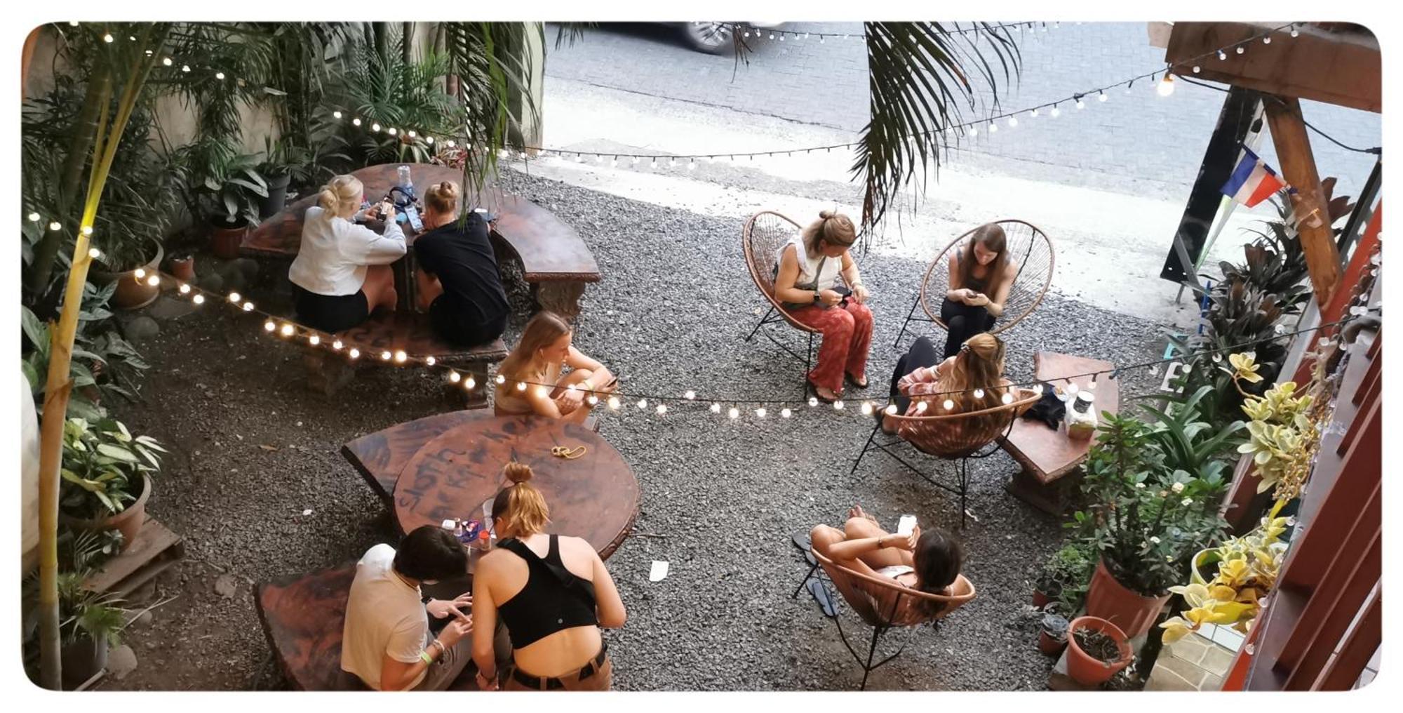 Hotel & Hostel Sloth Backpackers Monteverde ภายนอก รูปภาพ