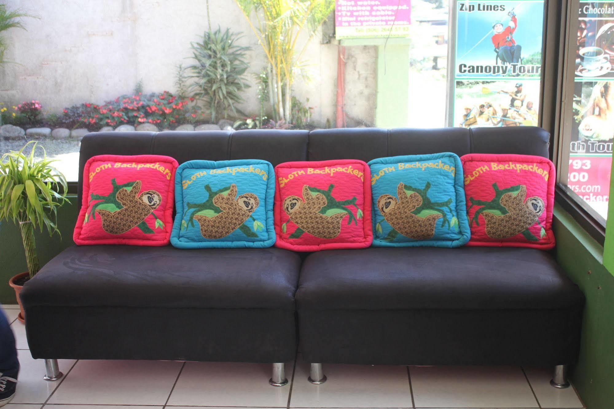 Hotel & Hostel Sloth Backpackers Monteverde ภายนอก รูปภาพ